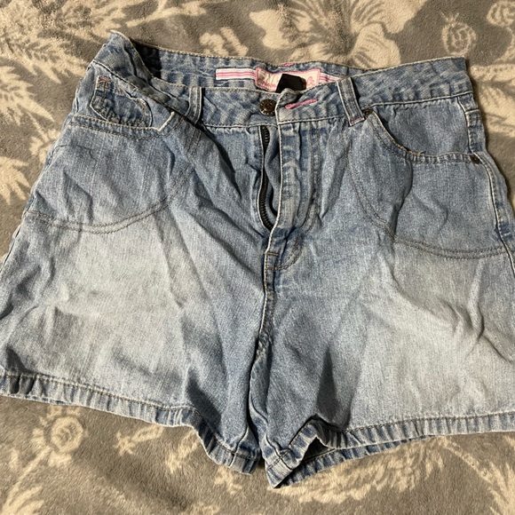 Arizona Jean shorts - Picture 1 of 2